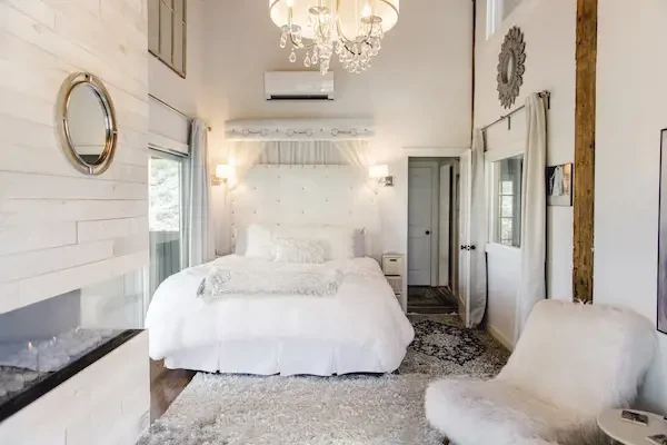 Photo of the Equestrian Suite interior #1