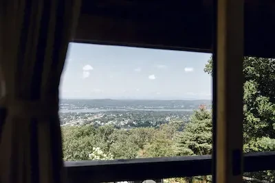 Photo of the Equestrian Suite interior #8